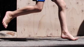 Forefoot striking while running barefoot safer than heel strike when running barefoot
