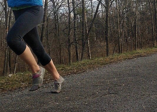 Minimalists shoes reduces knee pain injury in runners