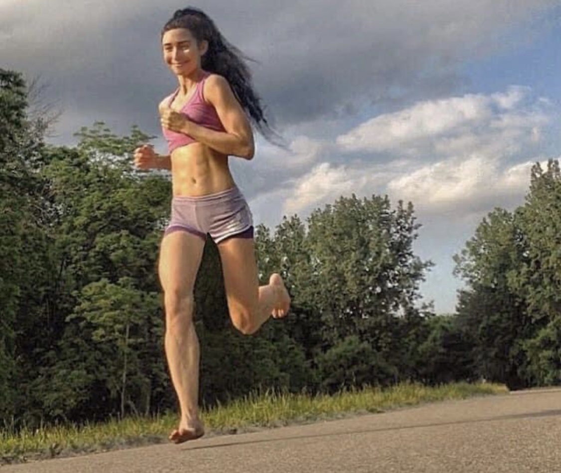 How Barefoot Running Prevents Shin Splints