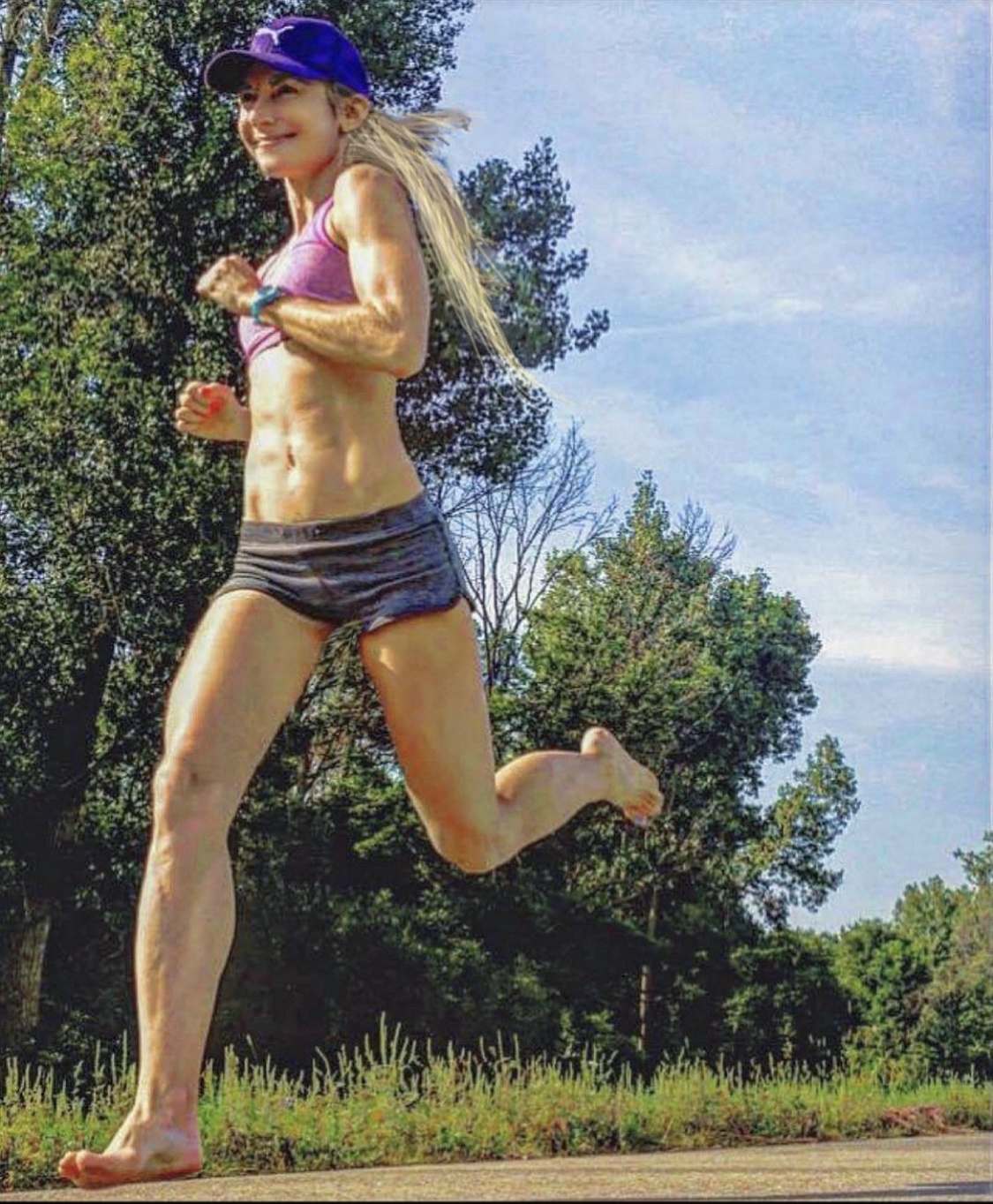 Barefoot vs Minimalist Running: Why Barefoot Running is Better For Fixing Your Form